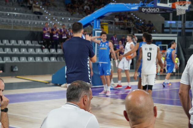 Amistoso Palencia Baloncesto-Oviedo. / Sergio Lozano