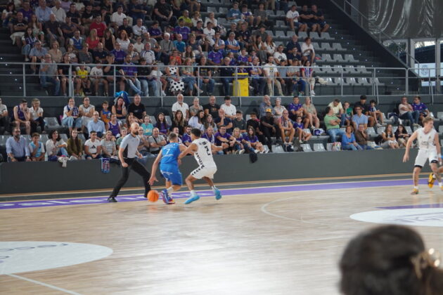 Amistoso Palencia Baloncesto-Oviedo. / Sergio Lozano