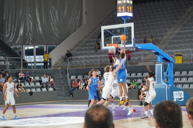 Amistoso Palencia Baloncesto-Oviedo. / Sergio Lozano