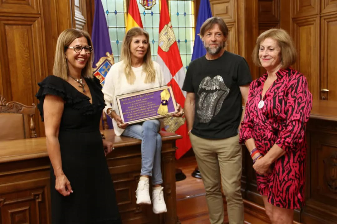 jeanette recibe la banda dorada