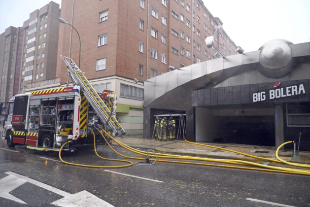 Incendio en una bolera de la calle Soria de la capital burgalesa / ICAL