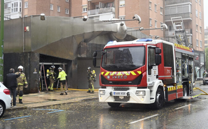 Incendio en una bolera de la calle Soria de la capital burgalesa / ICAL