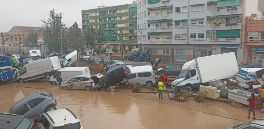 ICAL . Daños causados por la Dana en Valencia. En la imagen la localidad de Benetússer, facilitada por el leonés Rubén, residente en la zona afectada