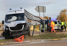 Accidente de tráfico en Villanueva de los Nabos, en el término municipal de Villaturde Brágimo - ICAL