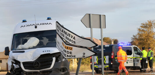 Accidente de tráfico en Villanueva de los Nabos, en el término municipal de Villaturde Brágimo - ICAL