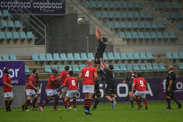 El Colina Clinic PRC arrancó la temporada con una remontada épica ante el Arroyo Lions (15-12)