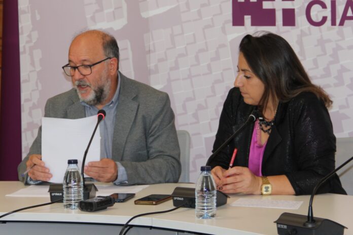 La alcaldesa de Palencia, Miriam Andrés y el concejal de Hacienda, Carlos Hernández, presentan la propuesta de Ordenanzas Fiscales del equipo de Gobierno