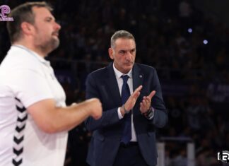 Luis Guil, entrenador del Palencia Baloncesto en su partido ante Movistar Estudiantes de la J4