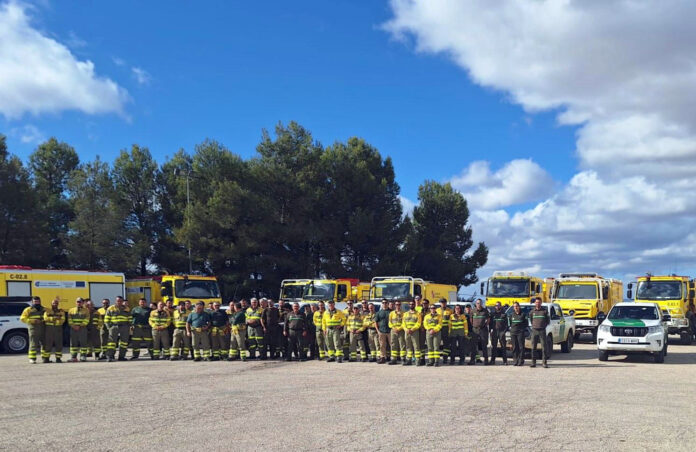 Dispositivo de la Junta de Castilla y León trabajan en las tareas de limpieza de la DANA en Valencia