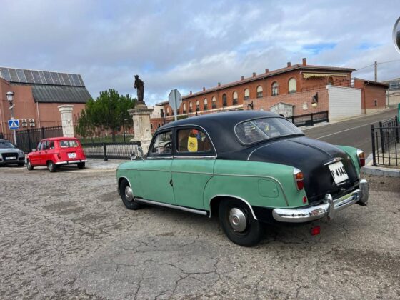 CONCENTRACIÓN DE COCHES CLÁSICOS EN CEVICO DE LA TORRE 2024