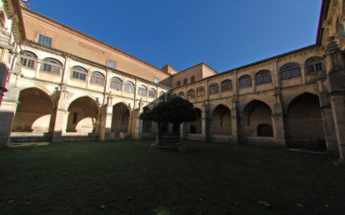 Claustro Monasterio de San Zoilo