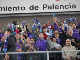 Las gradas en el Súper Agropal Palencia- Amics Castelló.