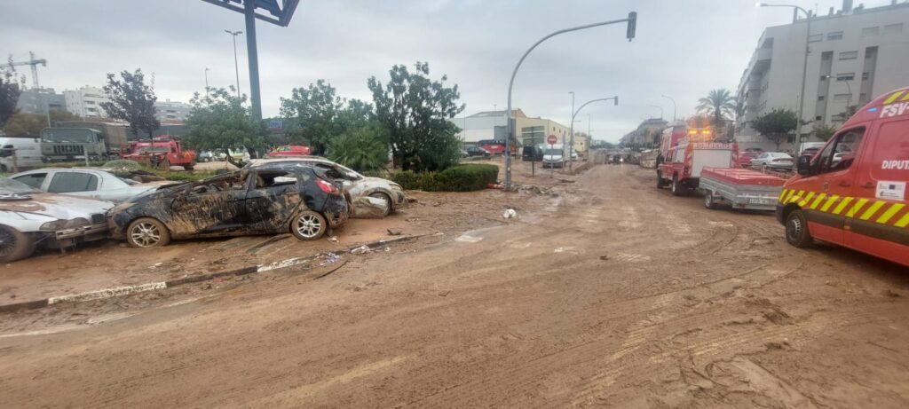 Foto de los bomberos desplazados de Palencia a Paiporta en Valencia