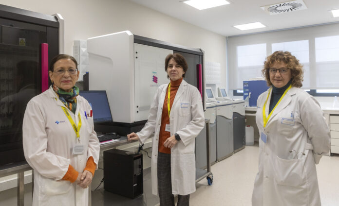 Doctoras María Isidoro, Esther Mª Moreno y Mª Dolores Ludeña