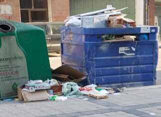 Imagen de basura en la ciudad aportada por Izquierda Unida-Podemos en Palencia