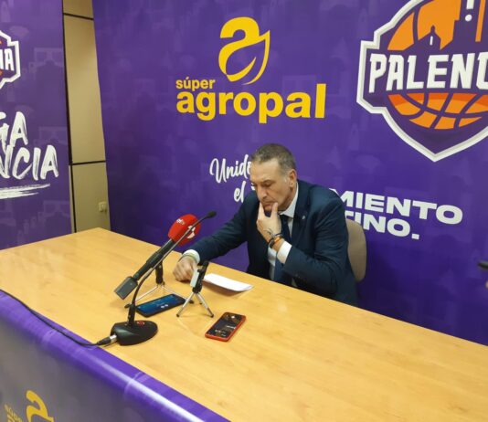 Luis Guil en rueda de prensa