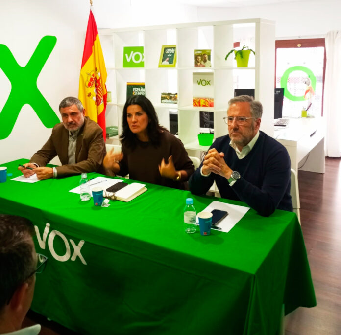 Presentación-de-la-nueva-Ejecutiva-de-Vox-Palencia