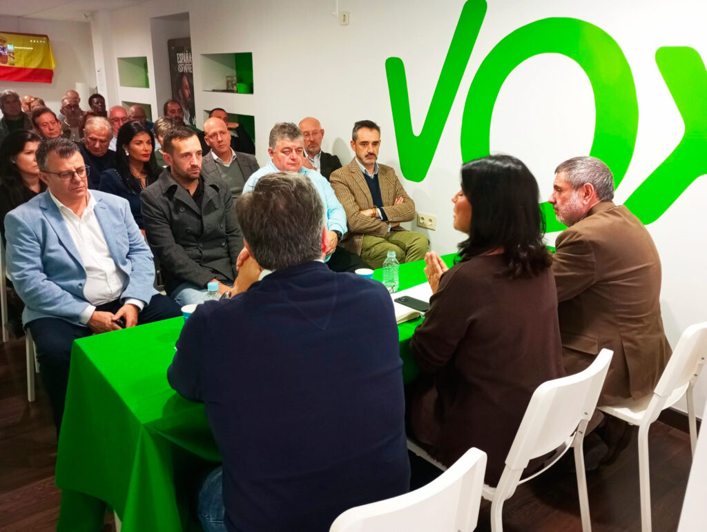 Presentación-de-la-nueva-Ejecutiva-de-Vox-Palencia