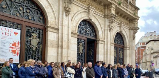 Un minuto de silencio y una declaración institucional para manifestar el rechazo institucional a la violencia contra las mujeres