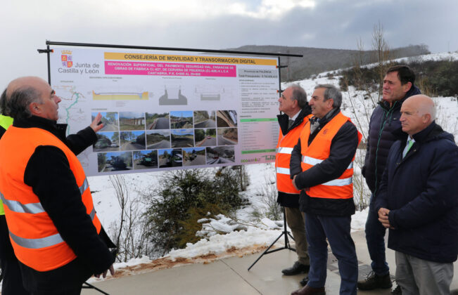 El consejero de Movilidad y Transformación Digital visita las obras de la CL-627 de Cervera de Pisuerga al límite con Cantabria