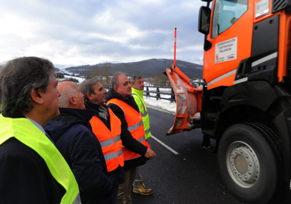 El consejero de Movilidad y Transformación Digital visita las obras de la CL-627 de Cervera de Pisuerga al límite con Cantabria