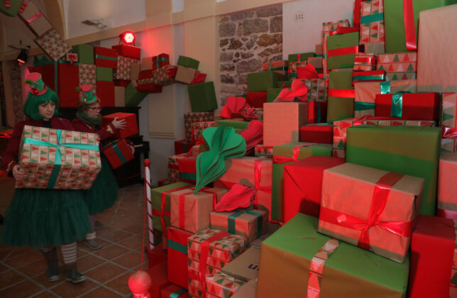 Papá Noel se olvida de Laponia para instalarse en Paredes de Nava (Palencia)