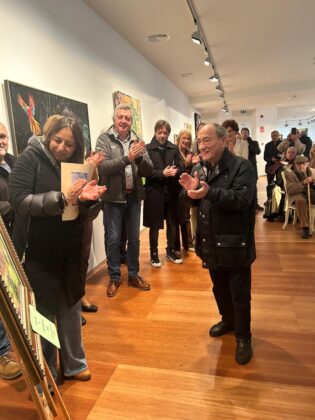 Antonio de la Peña en la inauguración de la muestra Arte Palencia del colectivo Thieldón