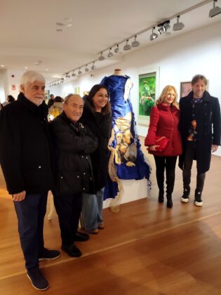 Antonio de la Peña en la inauguración de la muestra Arte Palencia del colectivo Thieldón