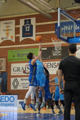 Alimerka Oviedo - Súper Agropal Palencia Baloncesto. 19/12/24. Foto: Javier Estévez