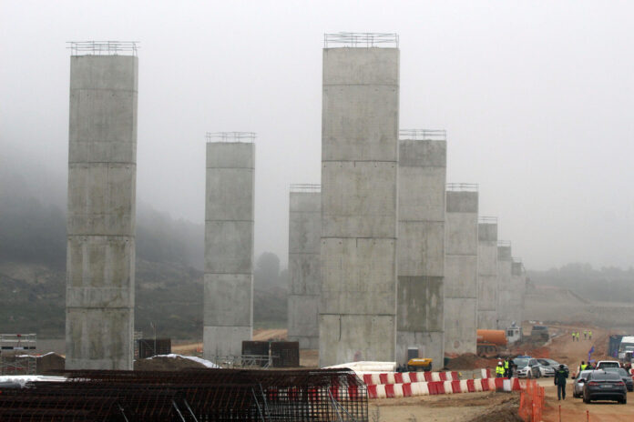 El ministro de Transportes supervisa el desarrollo de las obras en el tramo Quintanilla-Olivares de la A-11, en la provincia de Valladolid