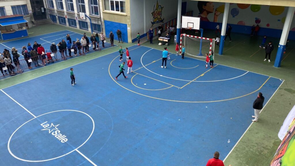 Niños jugando en el II Torneo de La Salle