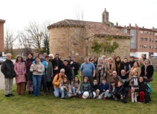 El proyecto Árboles y Estrellas. Aguilar de Campoo Villa de Cine y Naturaleza arranca con la plantación de los ejemplares en honor a Pepe Viyuela y la Seminci