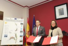 La consejera de Agricultura, Ganadería y Desarrollo Rural firma un convenio con la Comunidad de Regantes del Canal de Pisuerga