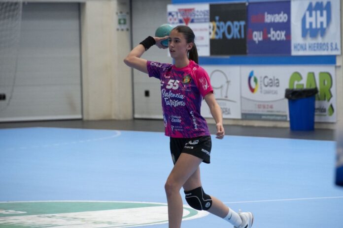 Ainara Robles. Club Balonmano Palencia Femenino.