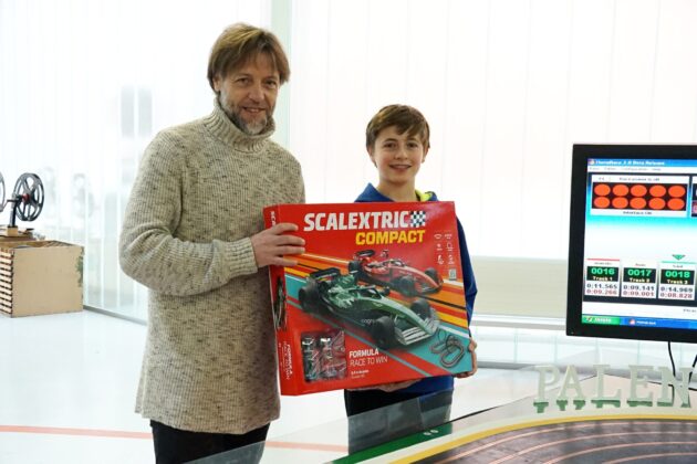 Ernesto Cardeñoso ganador del Campeonato de Scalextric categoria Infantil